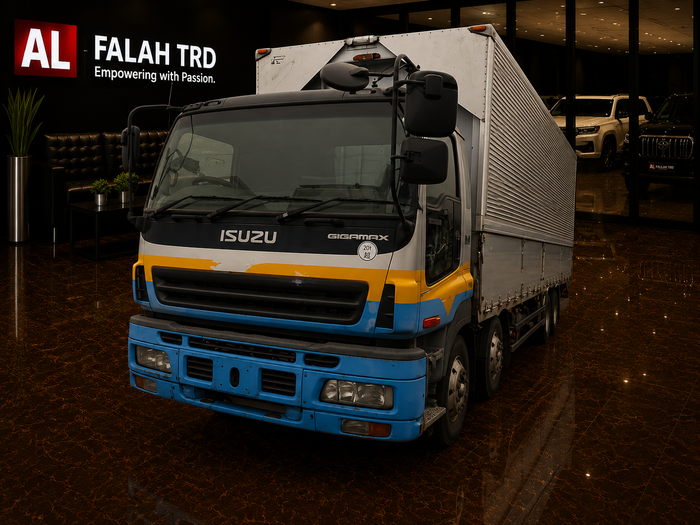 ISUZU  GIGA (WING BODY)