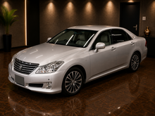 TOYOTA CROWN 4D ROYAL SALOON NAVI PACKAGE