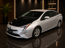 TOYOTA PRIUS 5D 4WD S